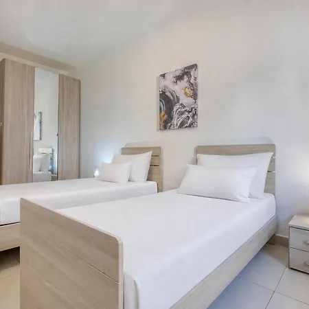 New To The Market - 2 Bedroom Unit 5 Minutes Walk From The By Sf Homes Appartamento