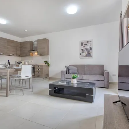 New To The Market - 2 Bedroom Unit 5 Minutes Walk From The By Sf Homes Sliema