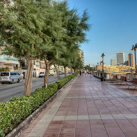 New To The Market - 2 Bedroom Unit 5 Minutes Walk From The By Sf Homes Appartamento Sliema